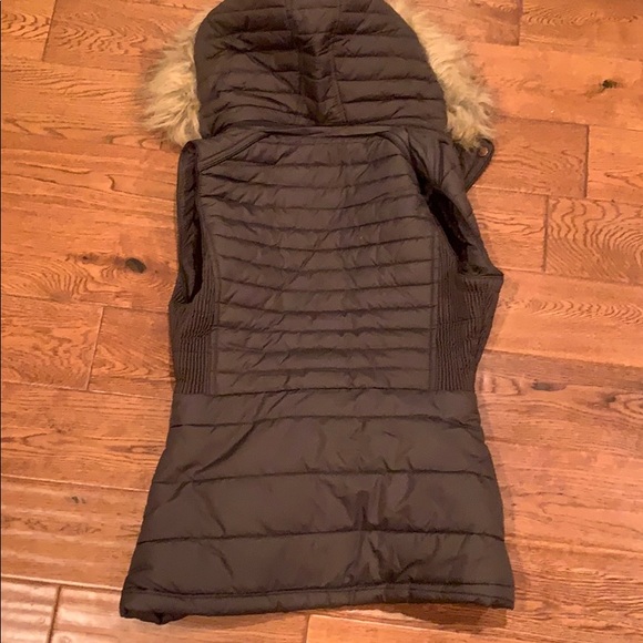 NWT Special One fur trimmed vest - Picture 6 of 6